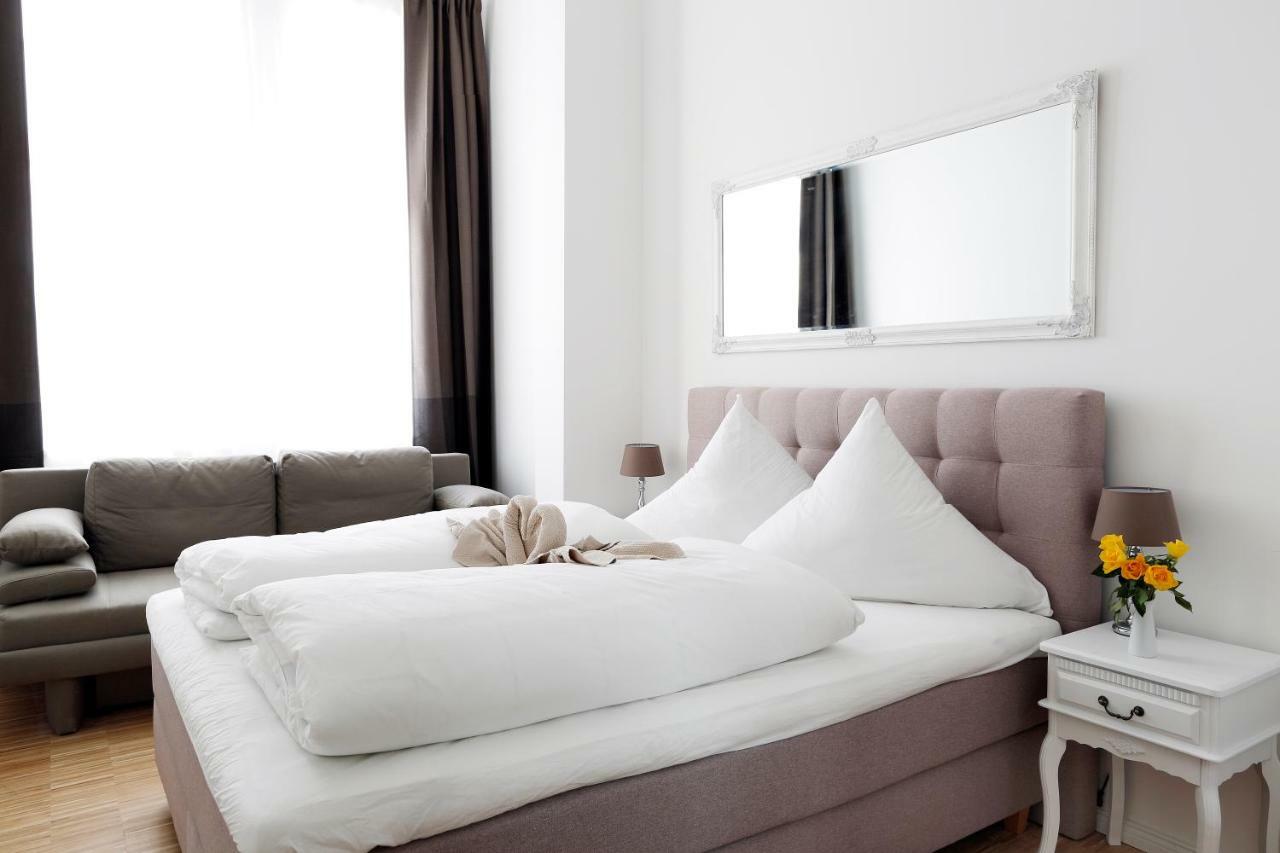 Sc 02 By Rockchair L Superhost Status L 4 Bedrooms Boxspringbeds 2 Bathrooms Balcony Elevator - Cozy Family & Business Flair Welcomes You! Lejlighed Berlin