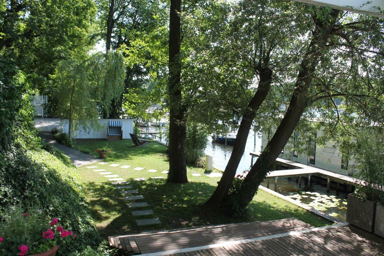 Marina Hausboote Und Seelodge Bådhotel *