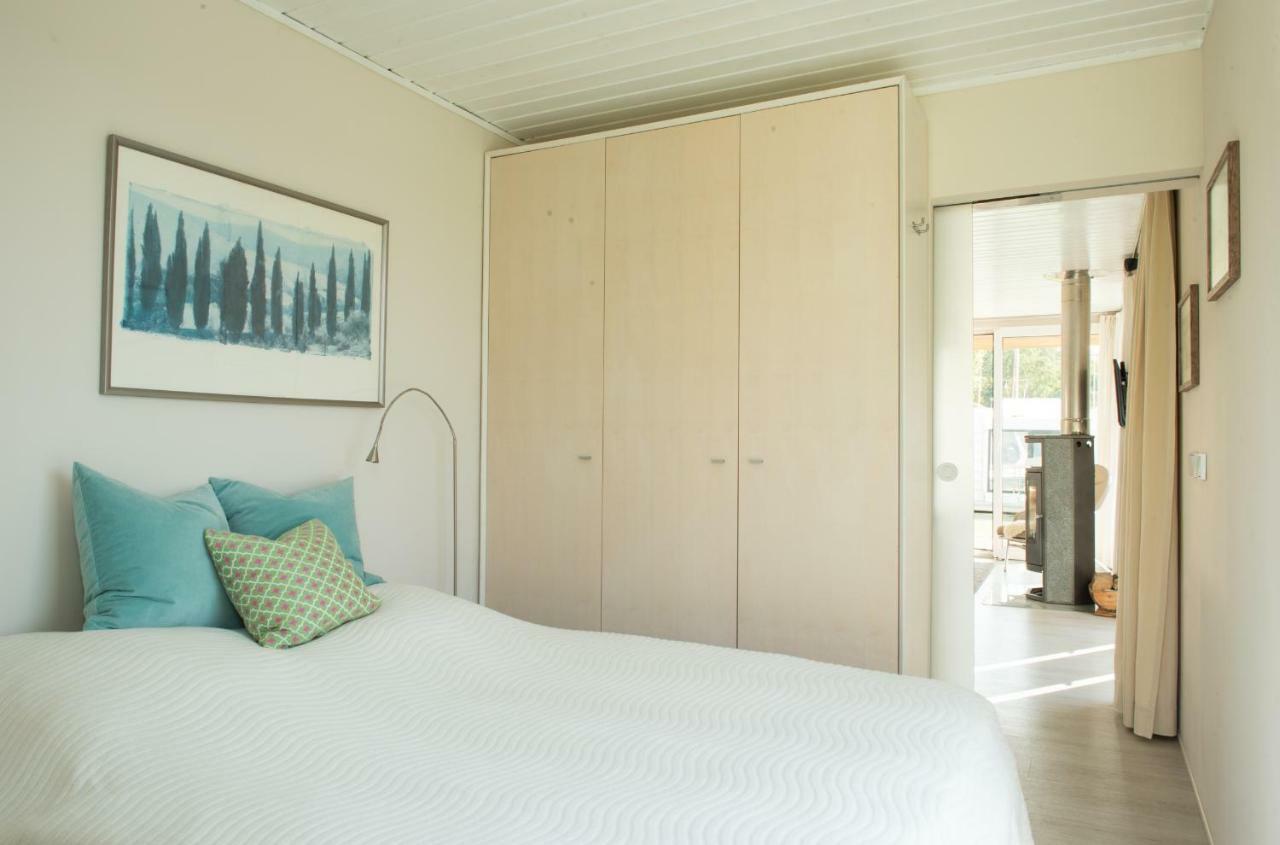 Marina Hausboote Und Seelodge Bådhotel *