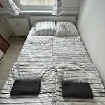 Private Room In Kurfuerstendamm