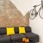 Cosy Three Br Two Bth Plus Ac Plus Self Checkin Plus Street Parking