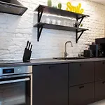 Cosy Three Br Two Bth Plus Ac Plus Self Checkin Plus Street Parking