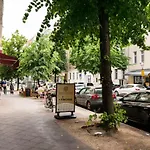 Cosy Three Br Two Bth Plus Ac Plus Self Checkin Plus Street Parking