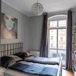Bevoflats Altbauwohnung Mit Balkon Prenzlauer Berg