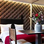Hotel Adele Am Alex