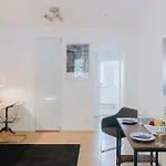 Lovely Apartment With Balcony - Cozy , Near Kadewe & Kurfuerstendamm