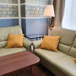 Big & Cosy Central Lichtenberg City Apartment