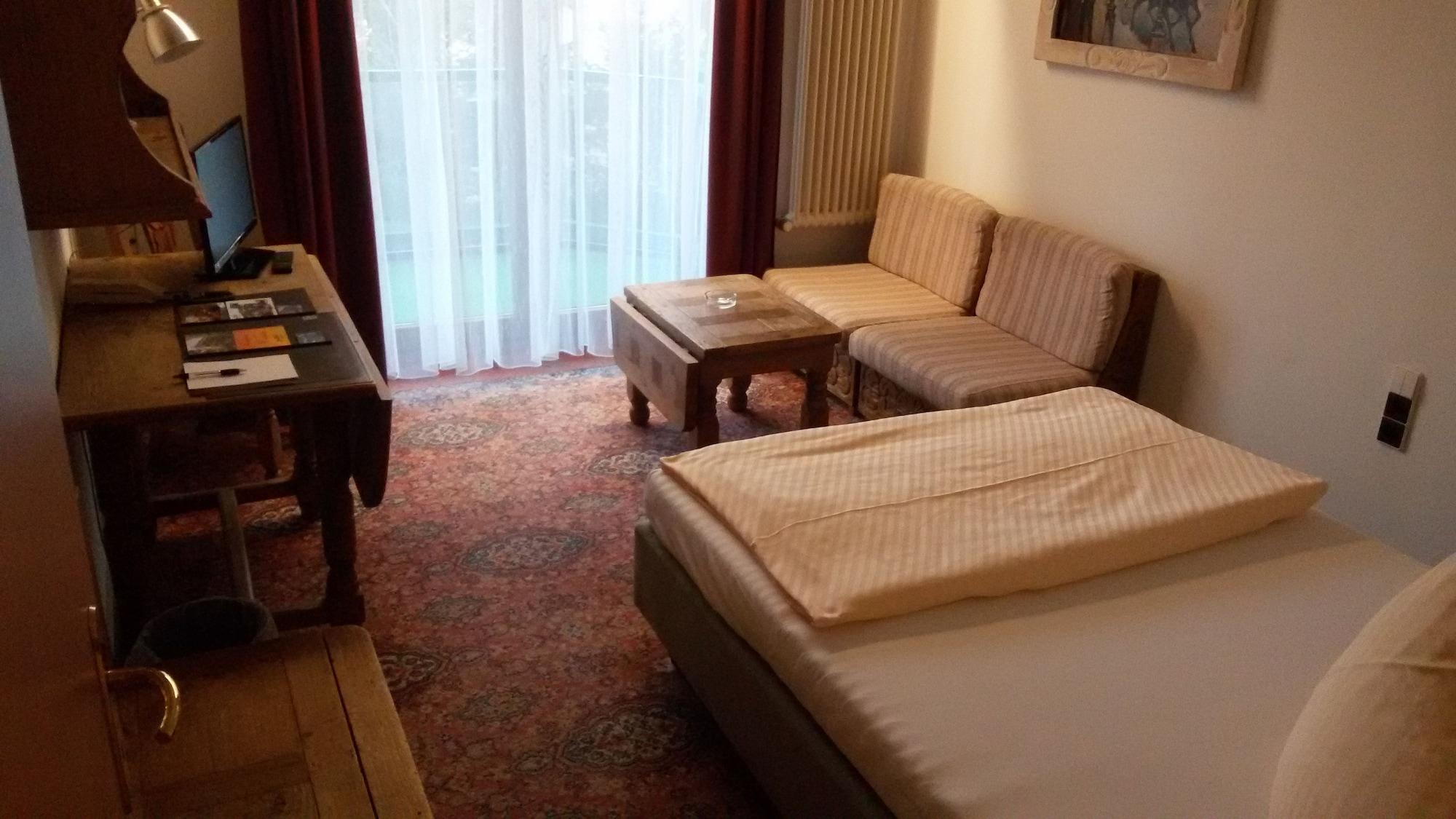 Hotel Solitaire 3*