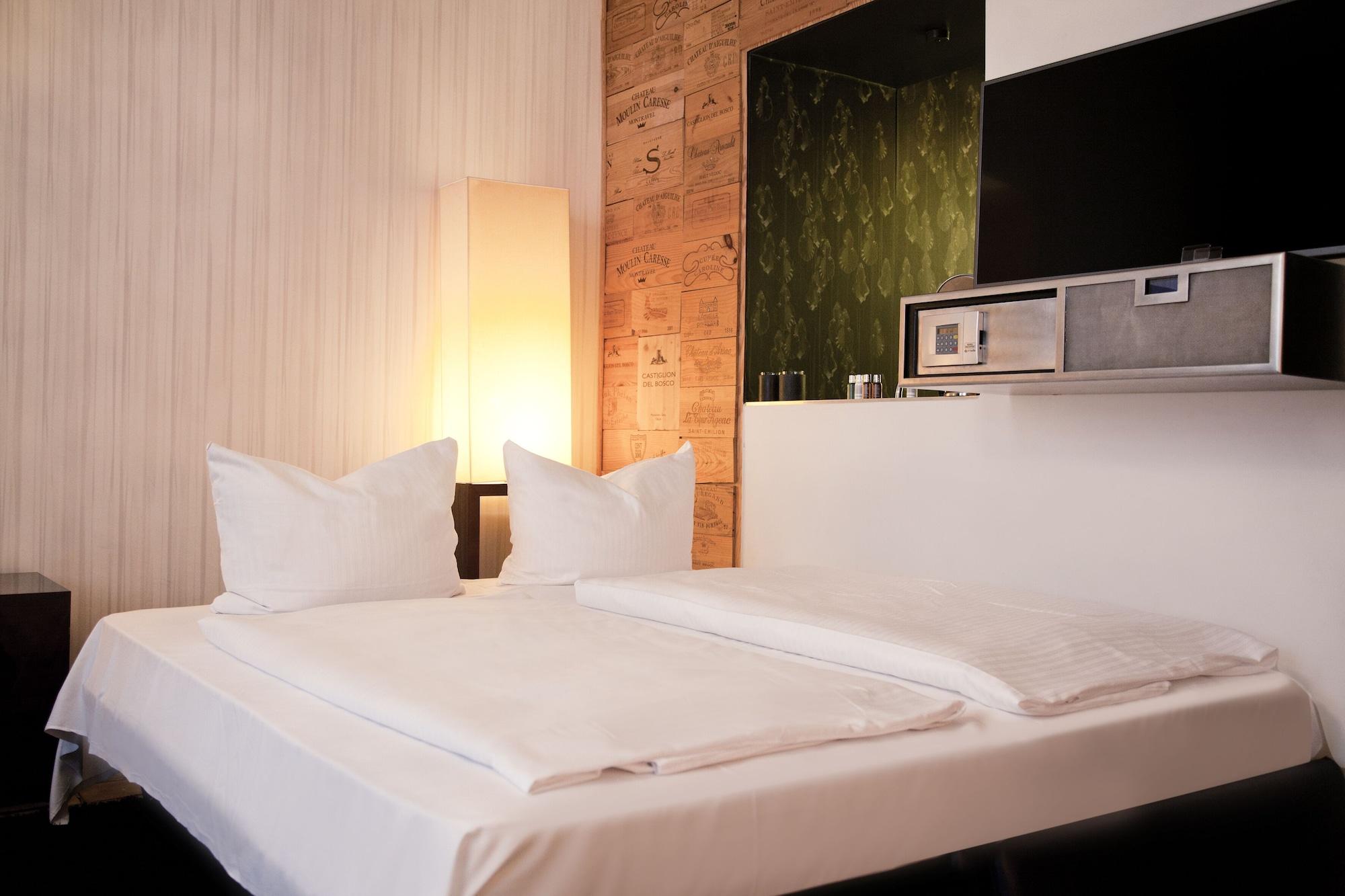Hotel Adele Am Alex 3*