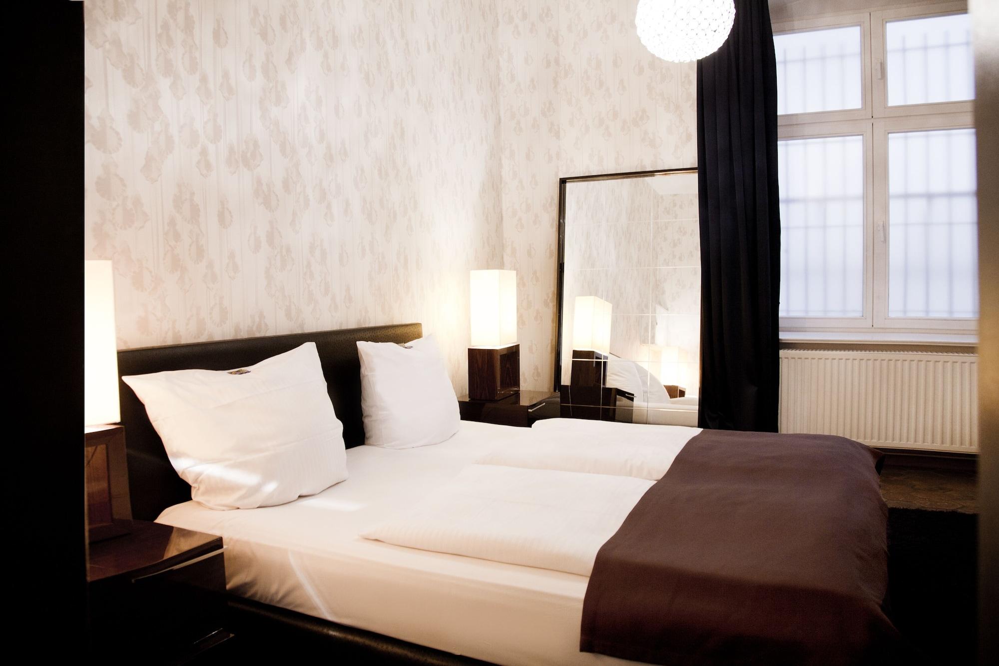 Hotel Adele Am Alex 3*