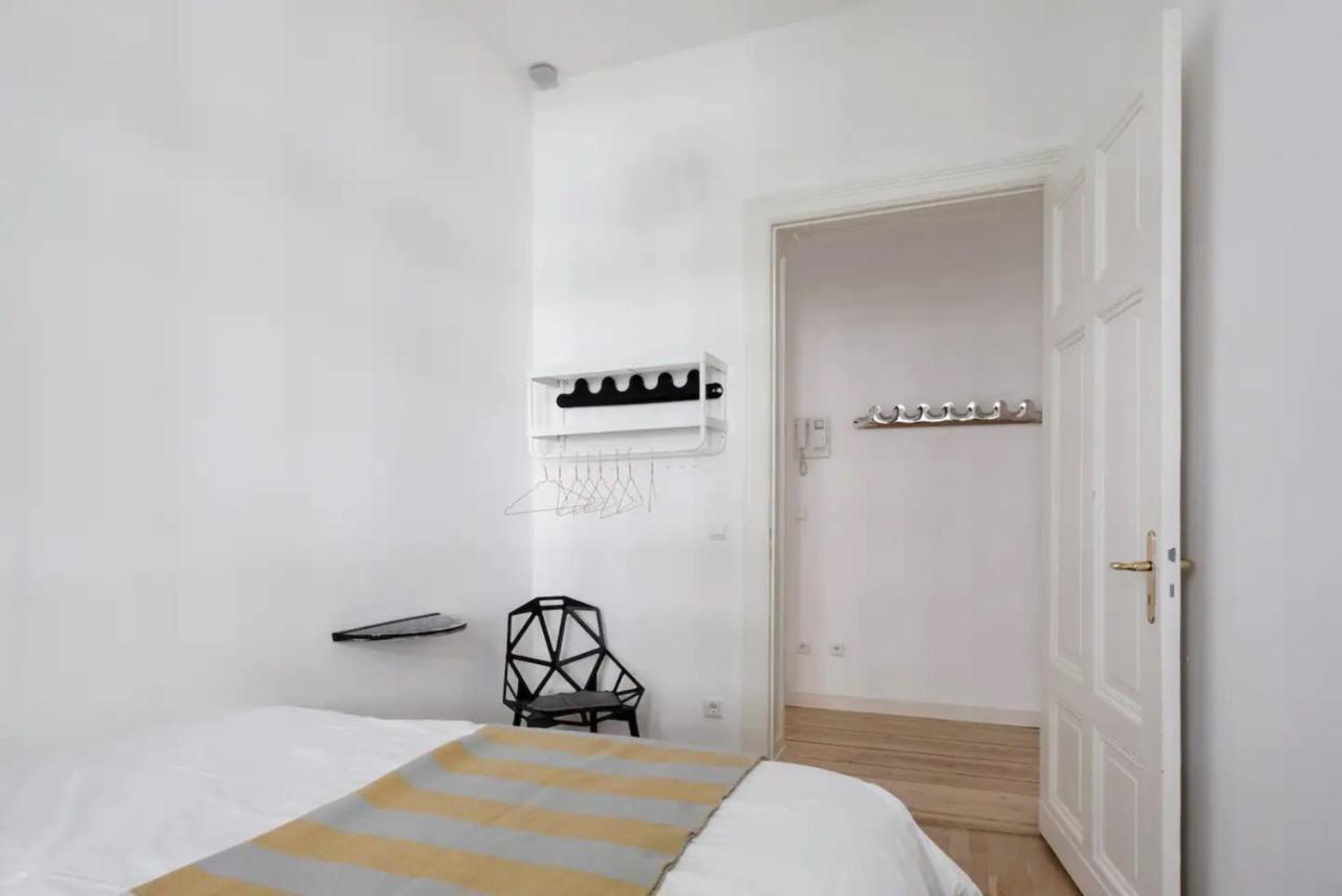 Apartment Luxury 2 Bedroom In The Heart Of Mitte,