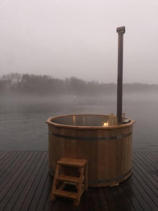 Hausboot Mit Hottub In * Berlin