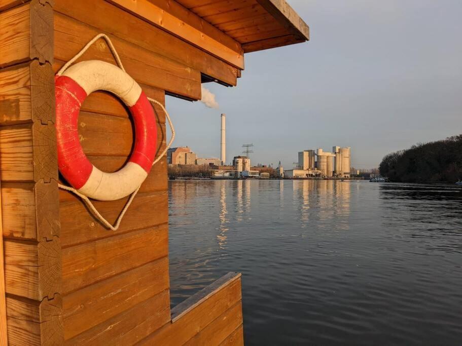 Botel Hausboot Mit Hottub In *
