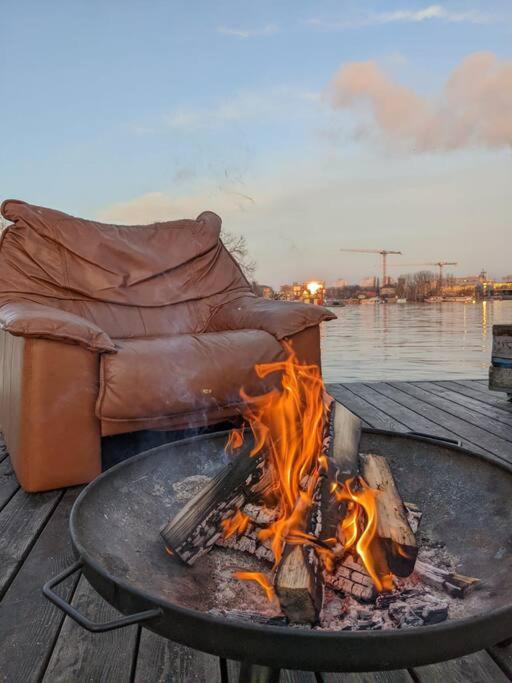 Hausboot Mit Hottub In * Berlin
