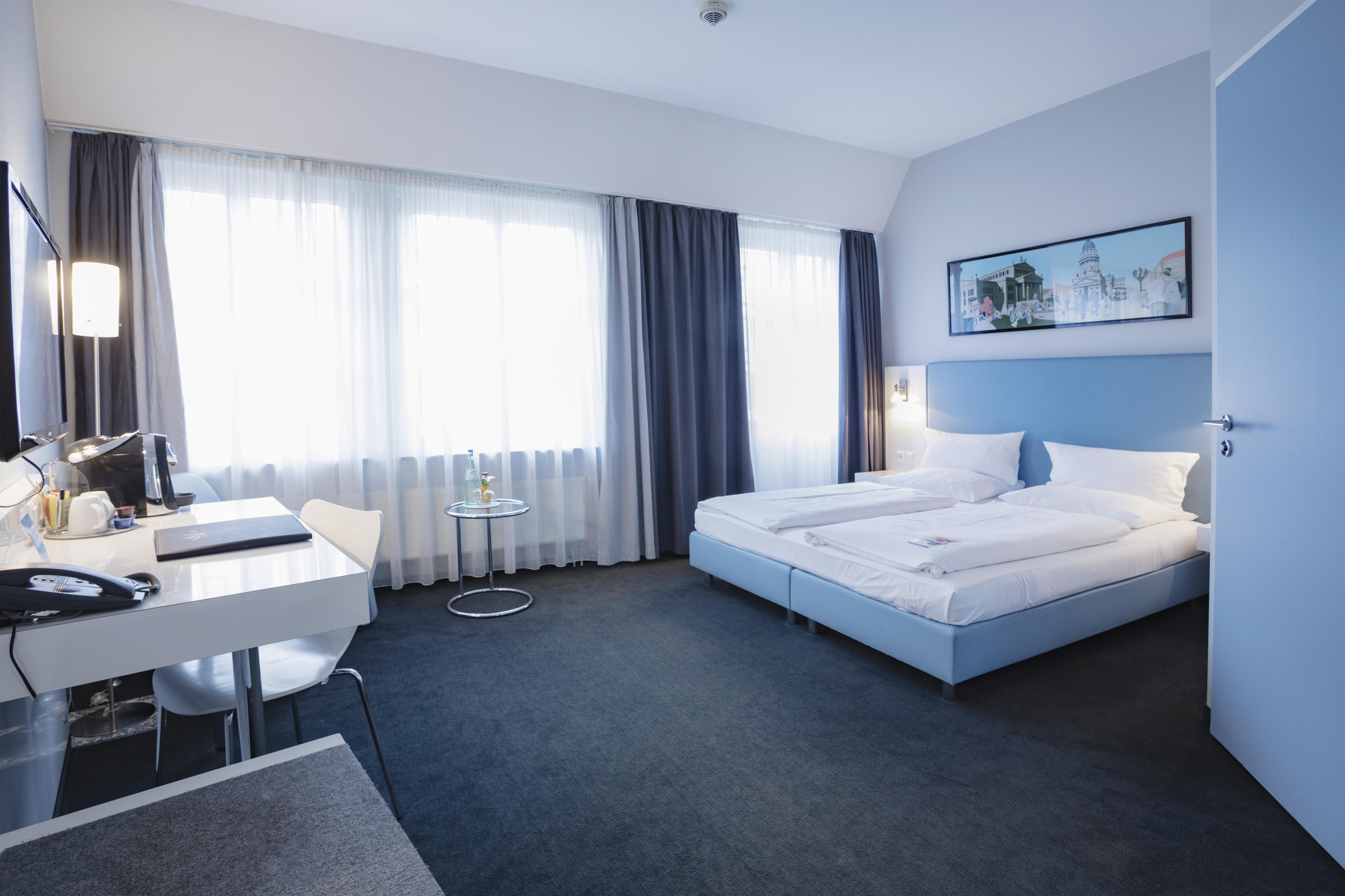 Garner - Checkpoint Charlie By Ihg 4* Berlin