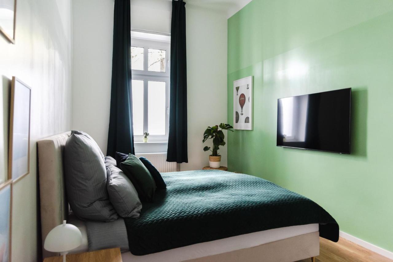 Apartment 165m2 Downtown Family 5br, 3bath, Kids Room, 11min Alexanderplatz Berlin