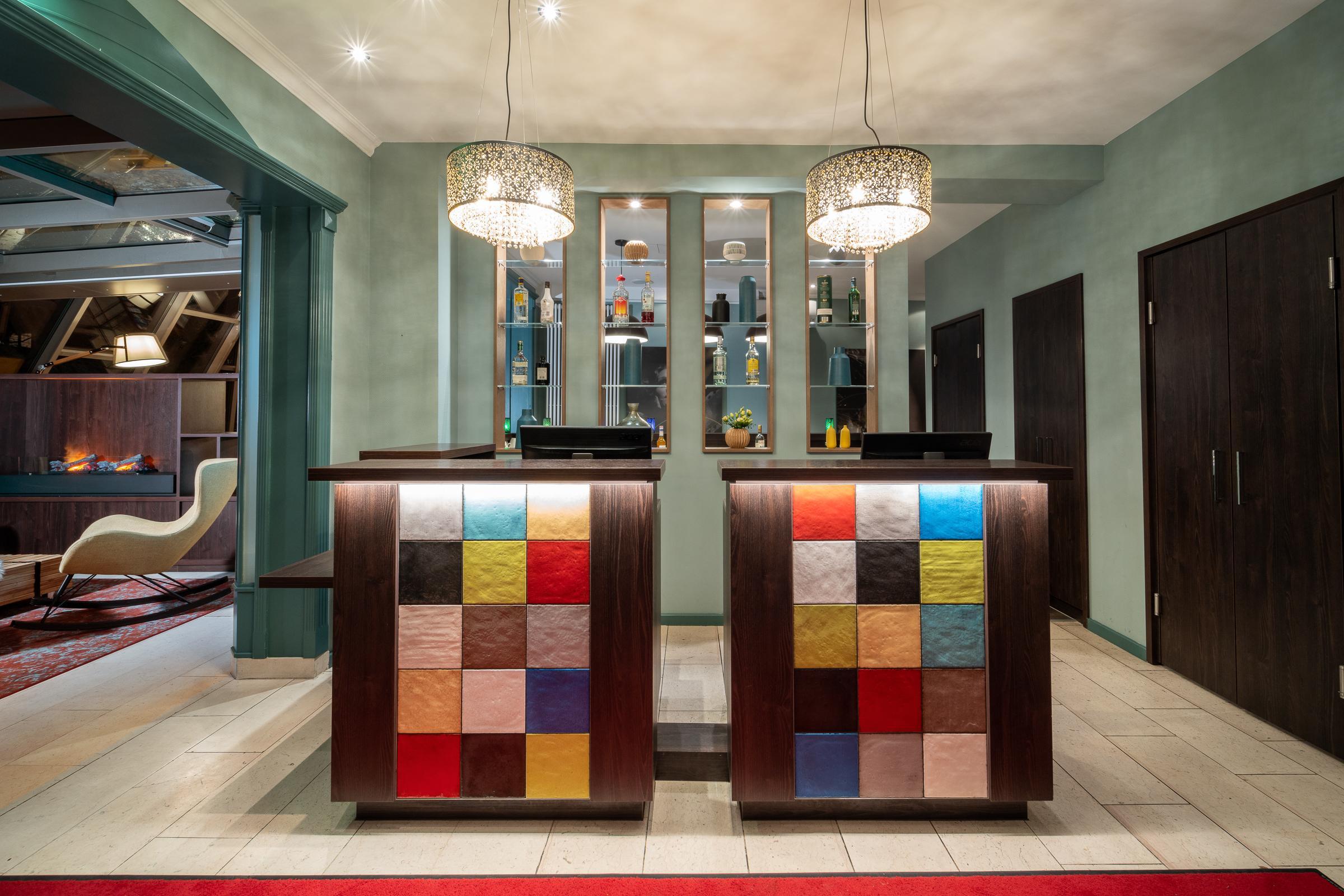 Leonardo Boutique City South