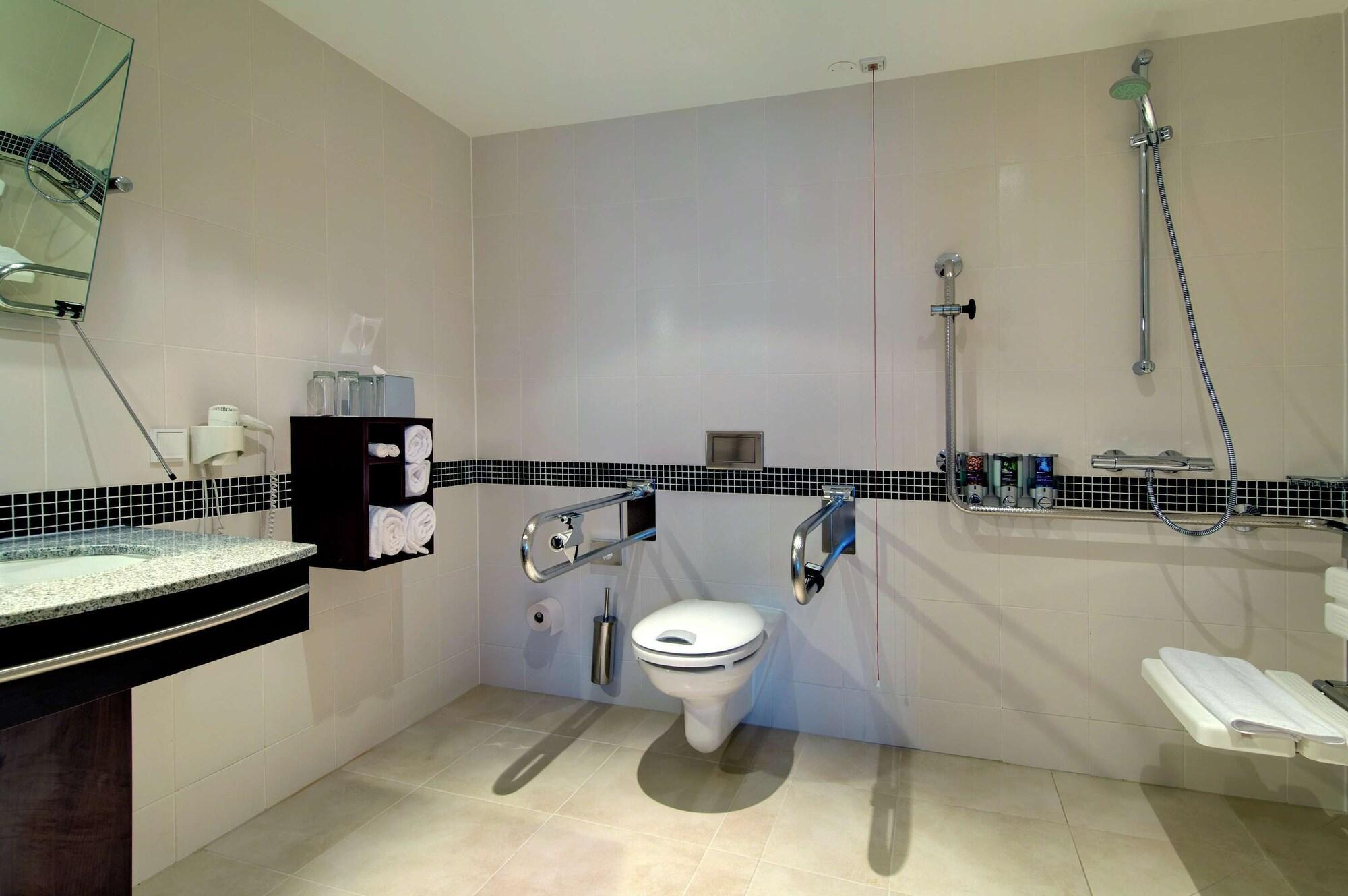 Hampton By Hilton West Hotel 3*