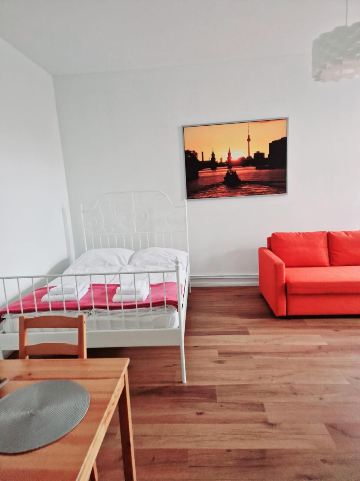 City Studio For 4, Near Sonnenallee *