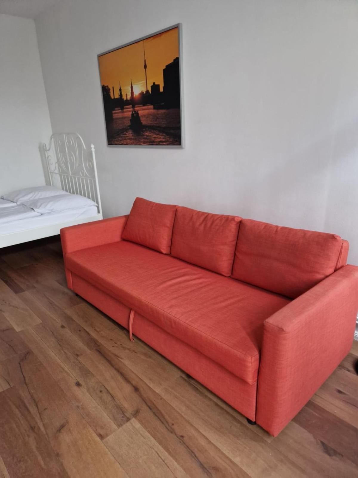 City Studio For 4, Near Sonnenallee Apartment Berlin