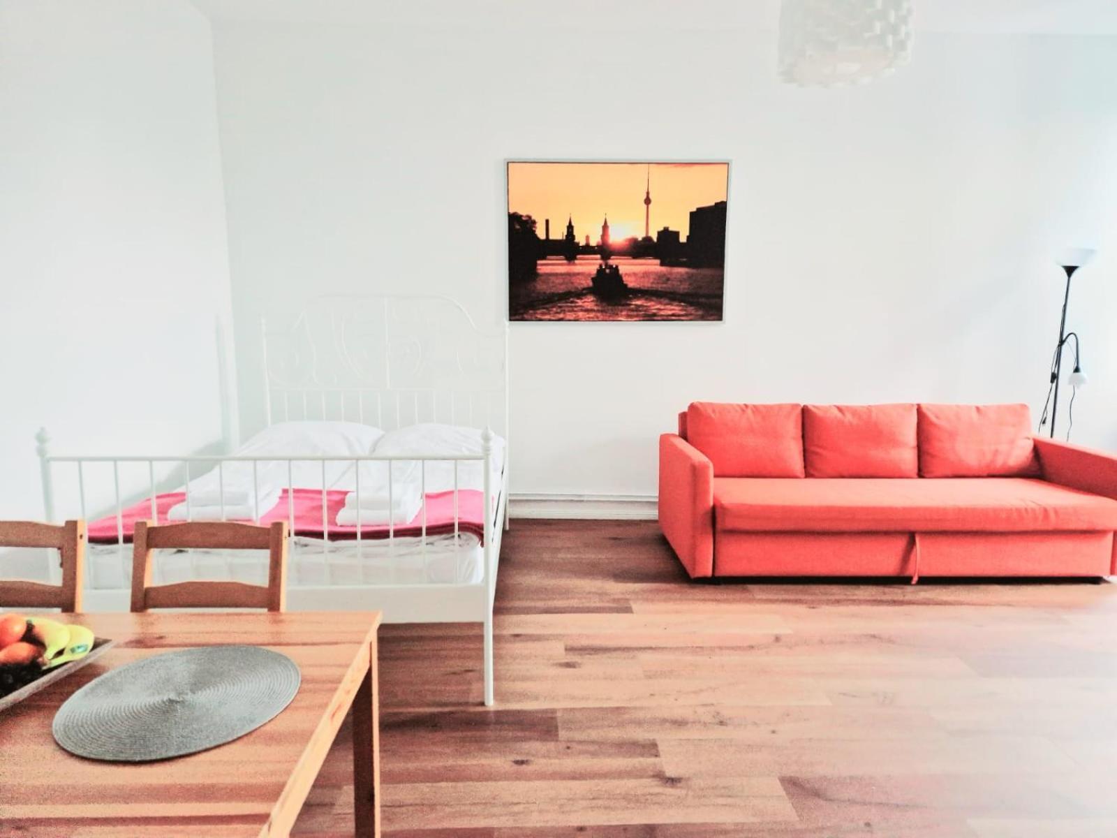 City Studio For 4, Near Sonnenallee Berlin