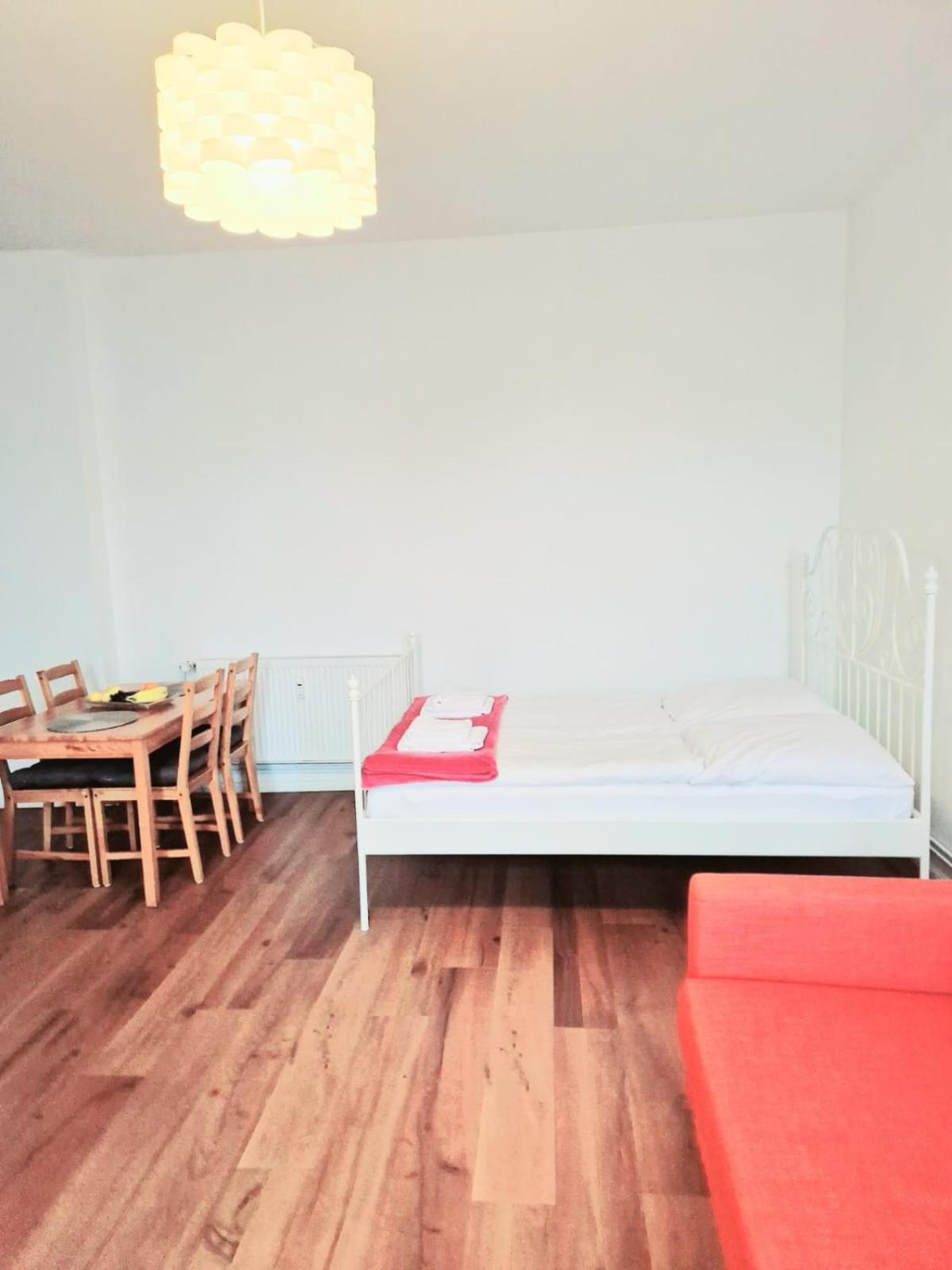 Apartment City Studio For 4, Near Sonnenallee *