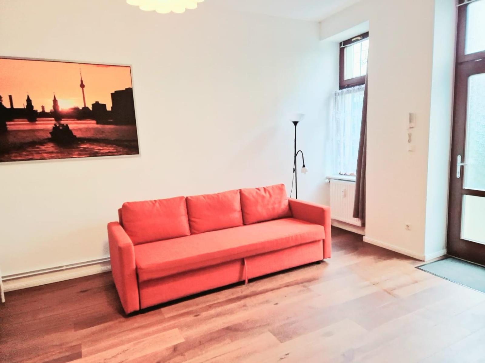 City Studio For 4, Near Sonnenallee Apartment
