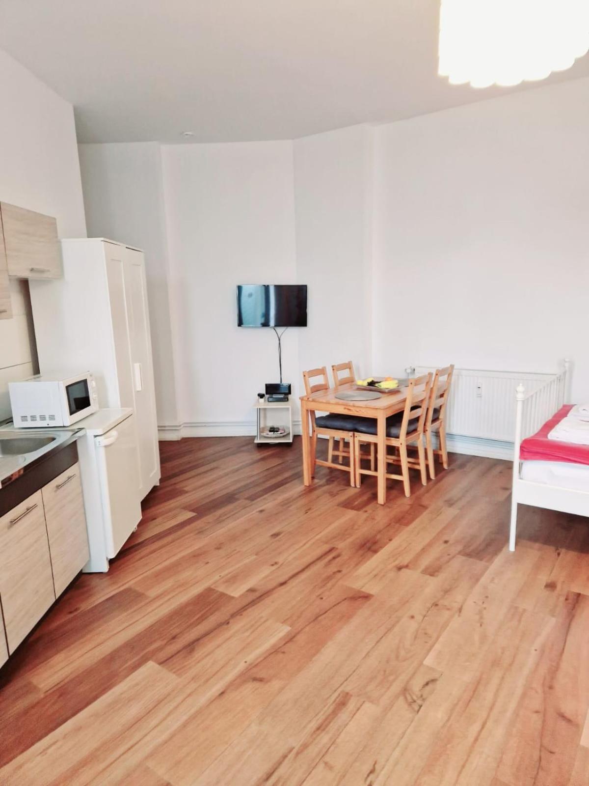 Apartment City Studio For 4, Near Sonnenallee *