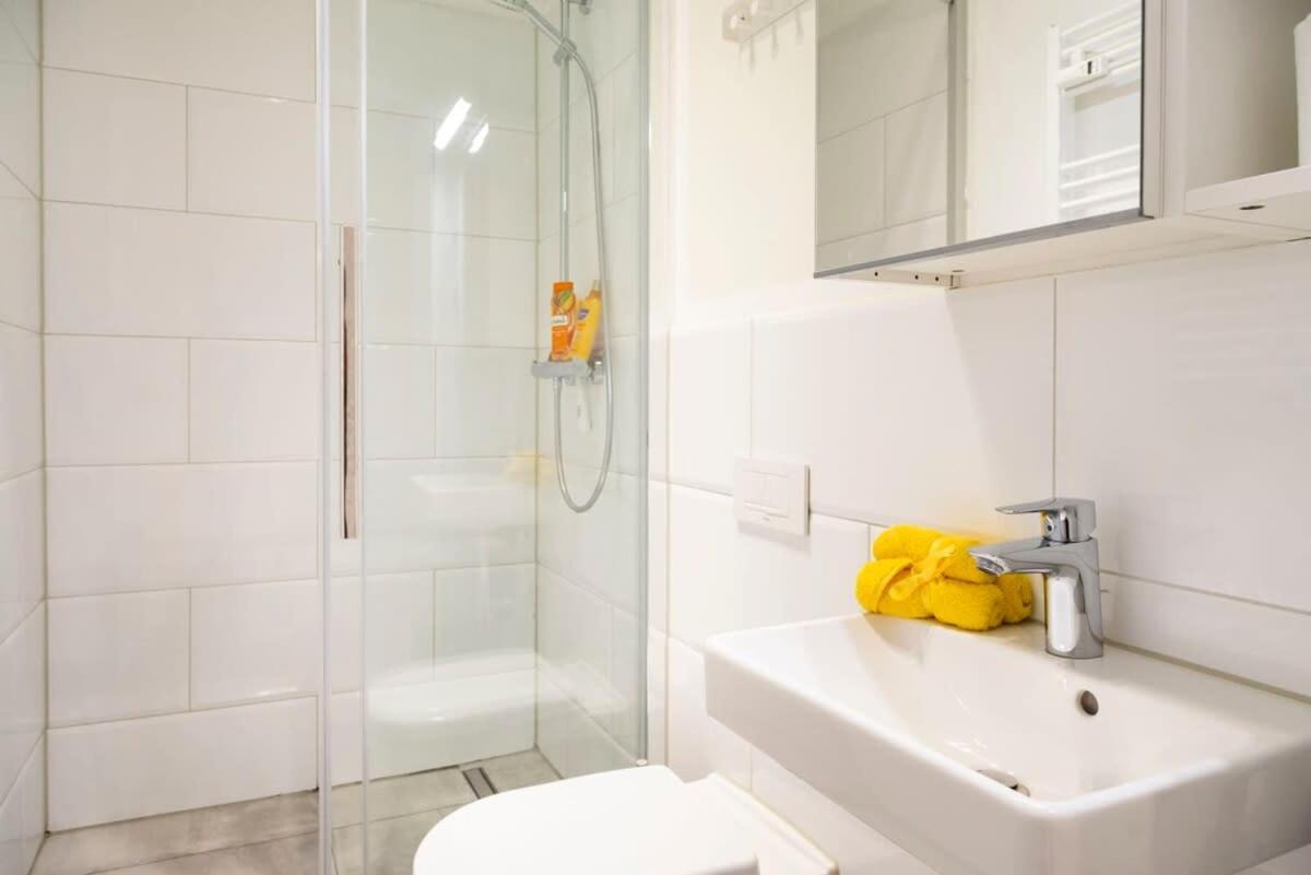 Cosy Three Br Two Bth Ac Self Checkin Street Parking Lejlighed Berlin