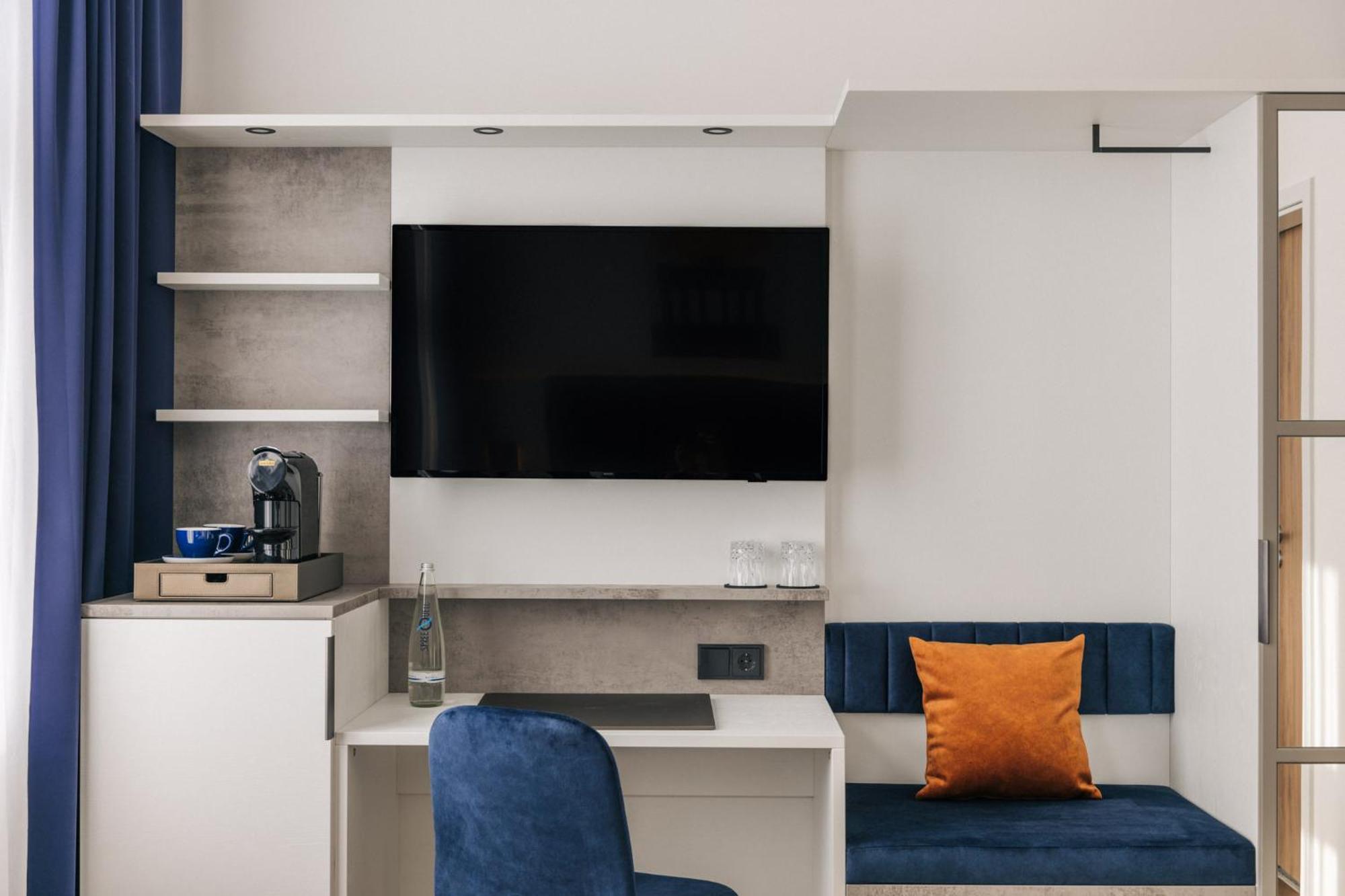 Homaris East Side Hotel 3*