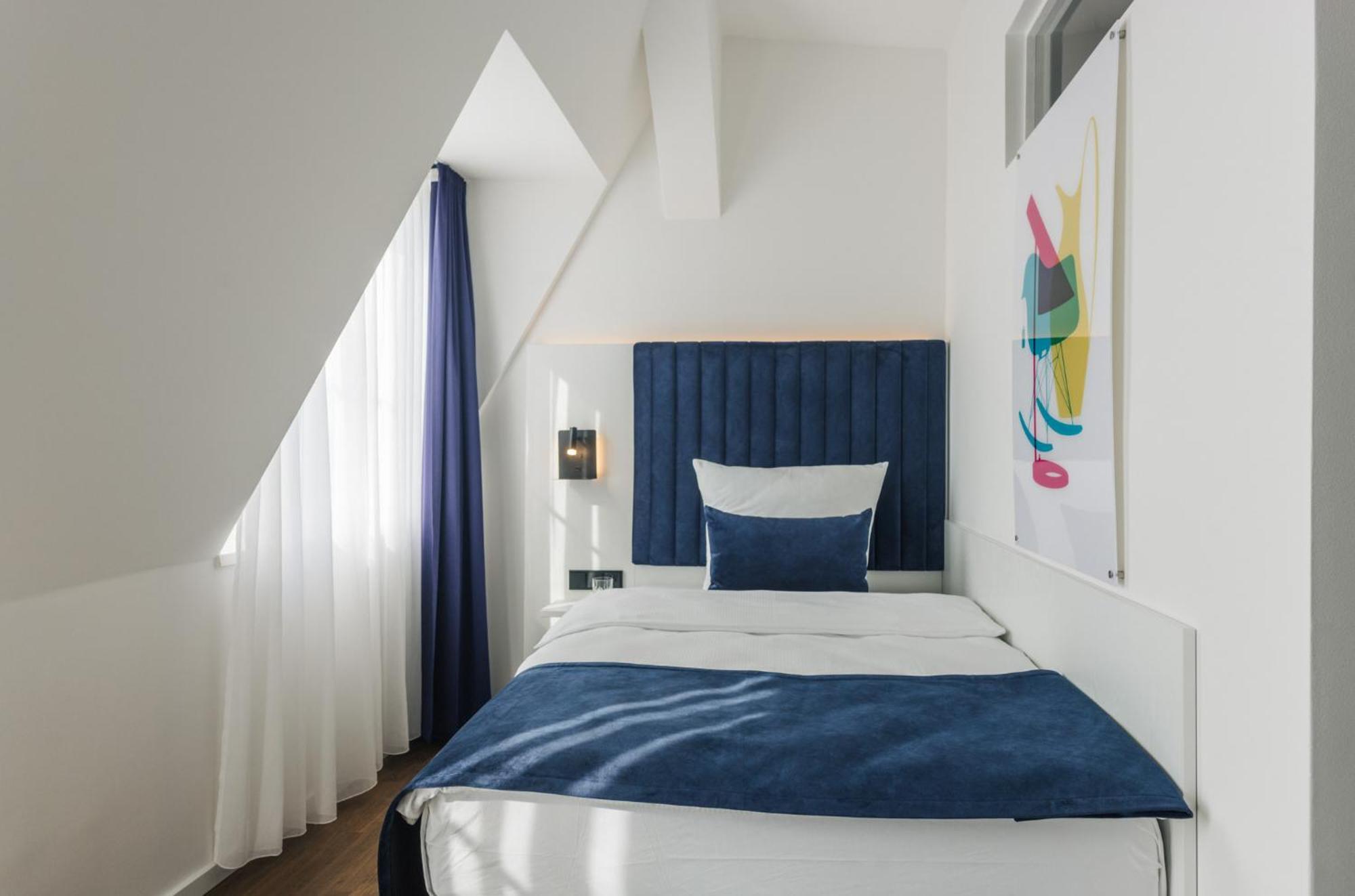 Homaris East Side Hotel