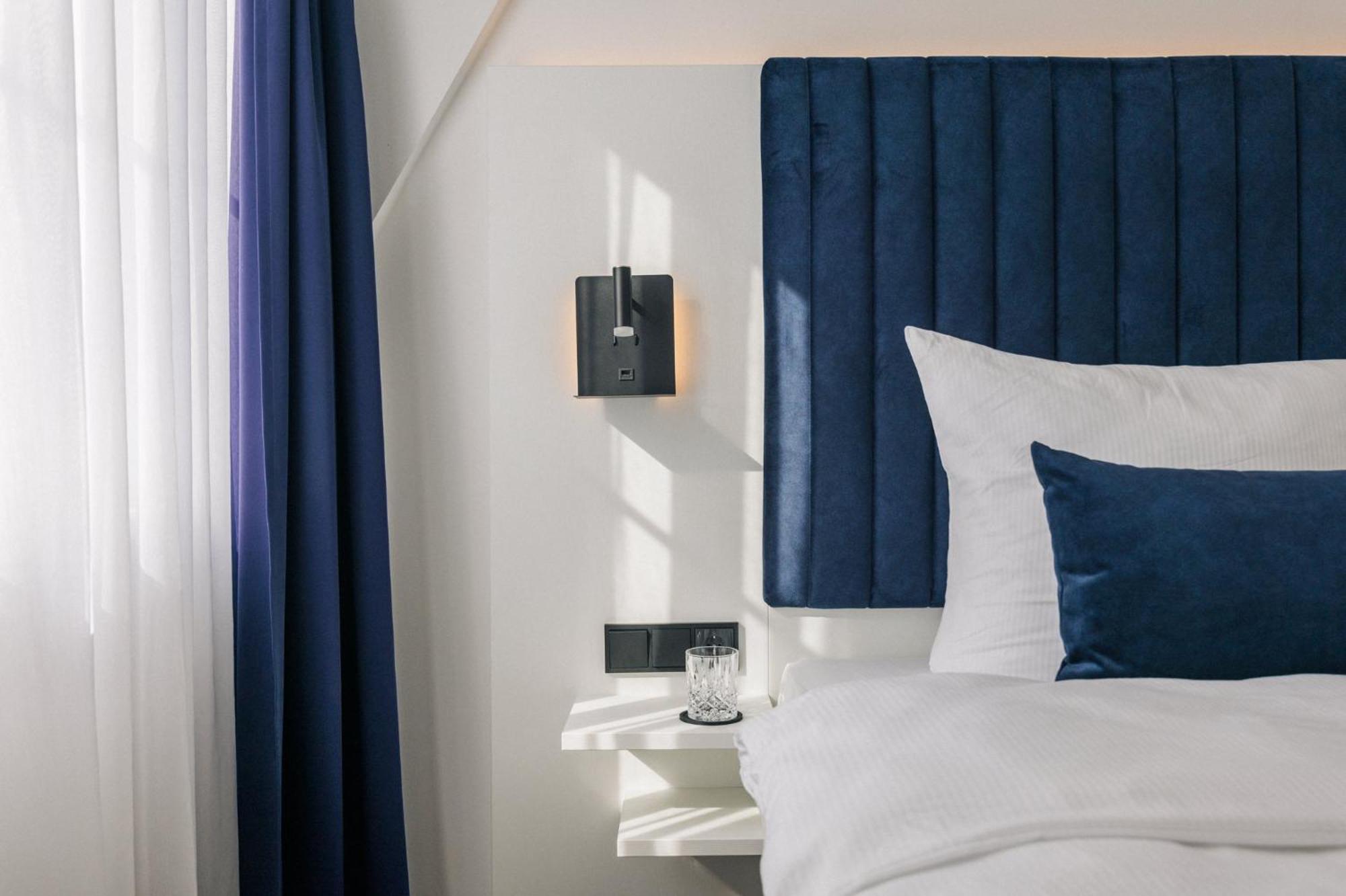 Homaris East Side 3*