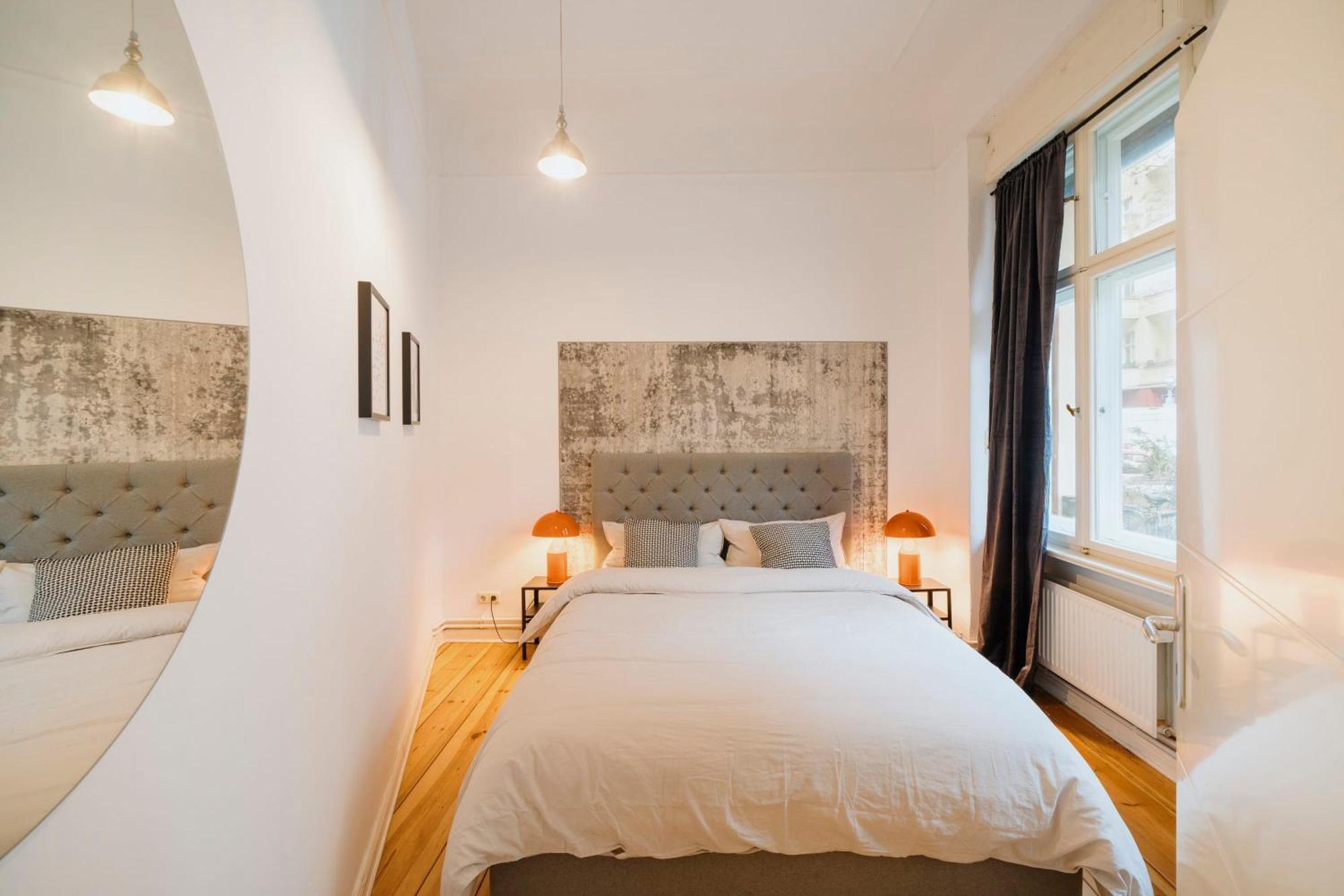 Apartment Homely - Luxurious, Spacious, Near Victory Column, River *