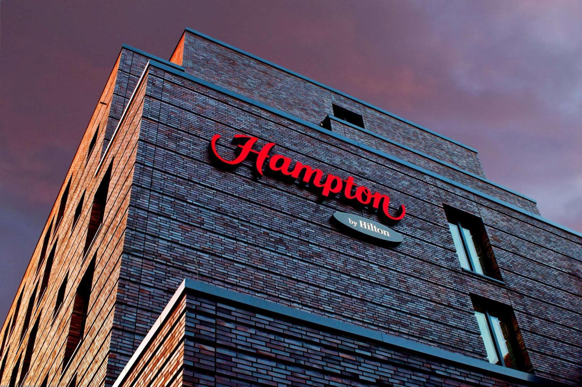 Hampton By Hilton West Hotel 3*