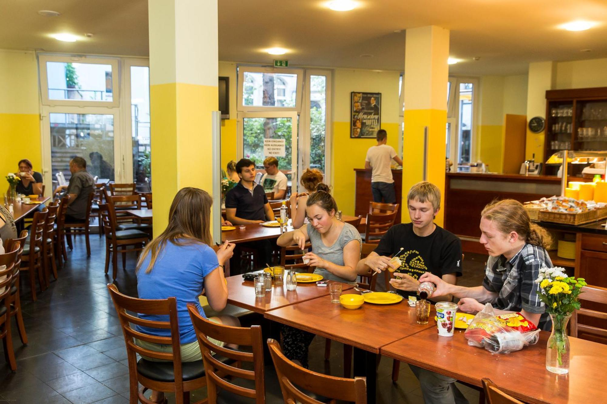 Pegasus Hostel *
