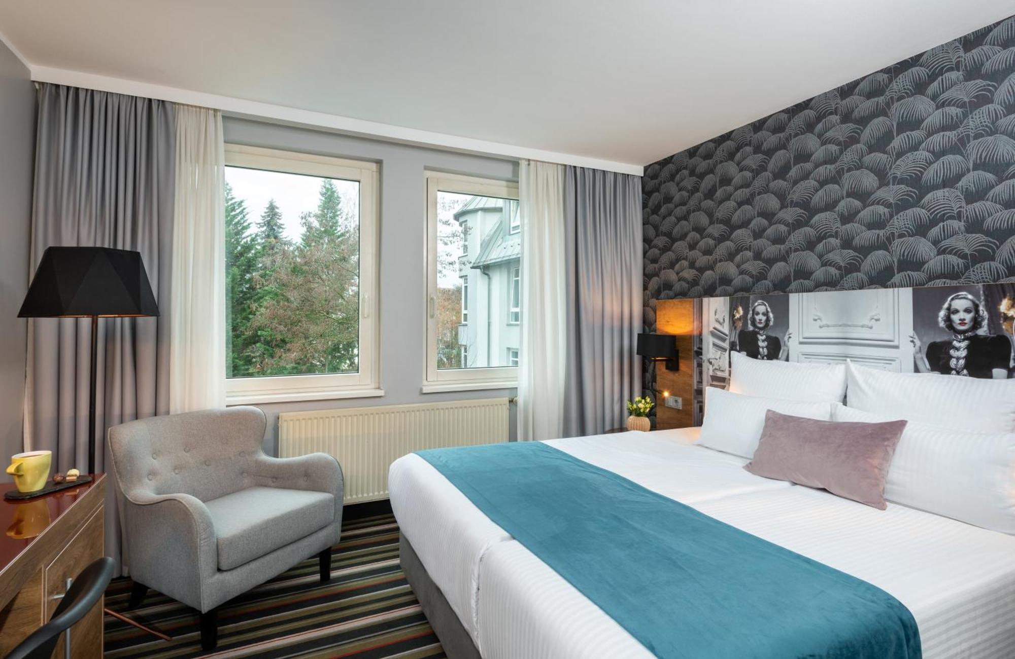 Hotel Leonardo Boutique City South 4*