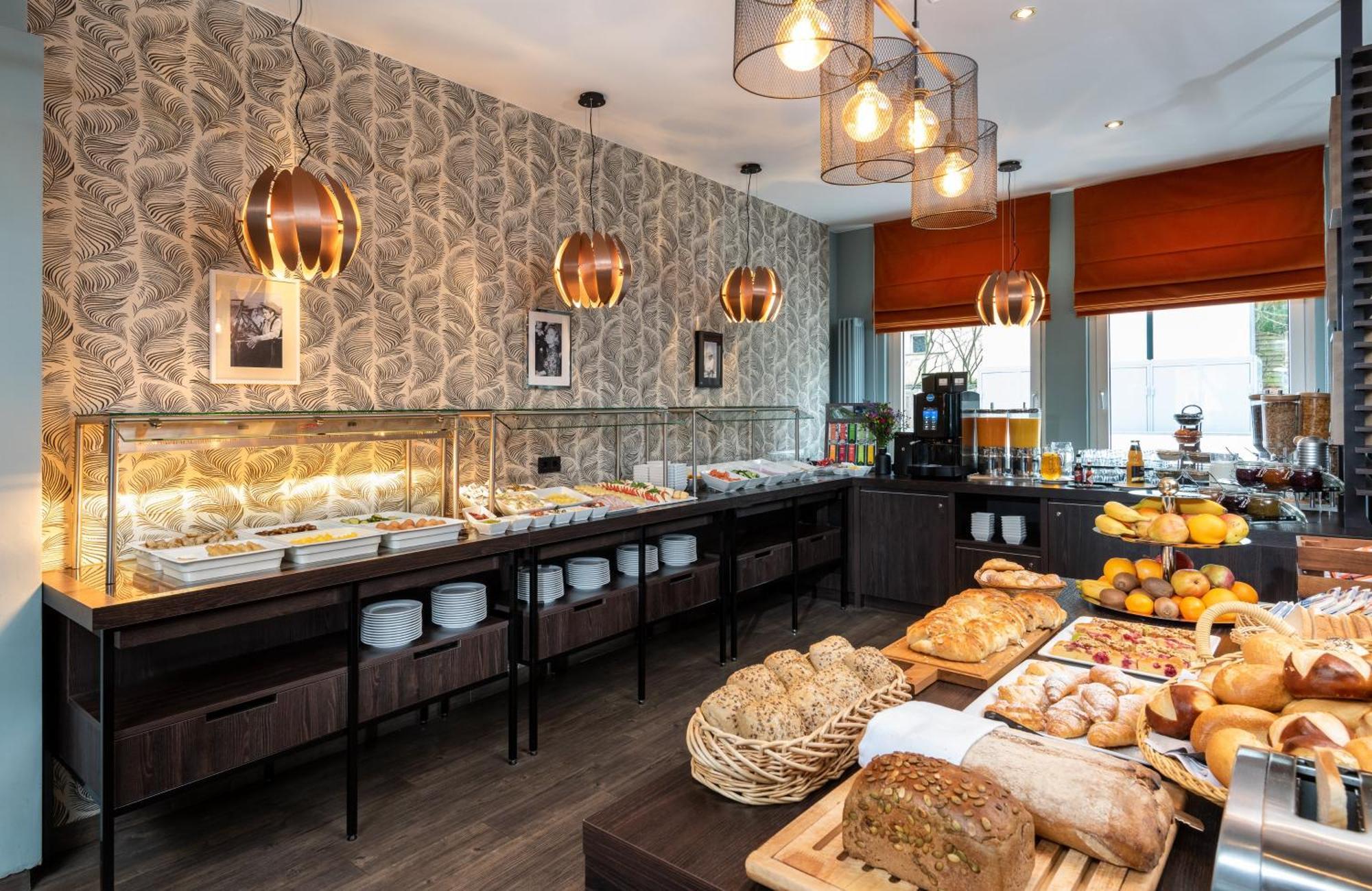 Leonardo Boutique City South Hotel 4*