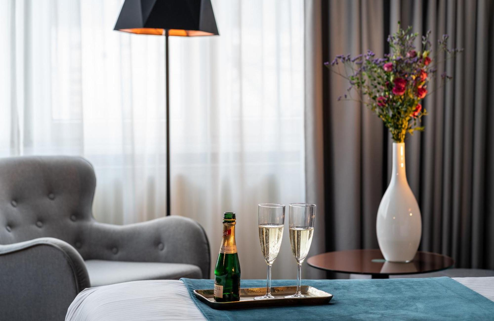 Leonardo Boutique City South Hotel 4*