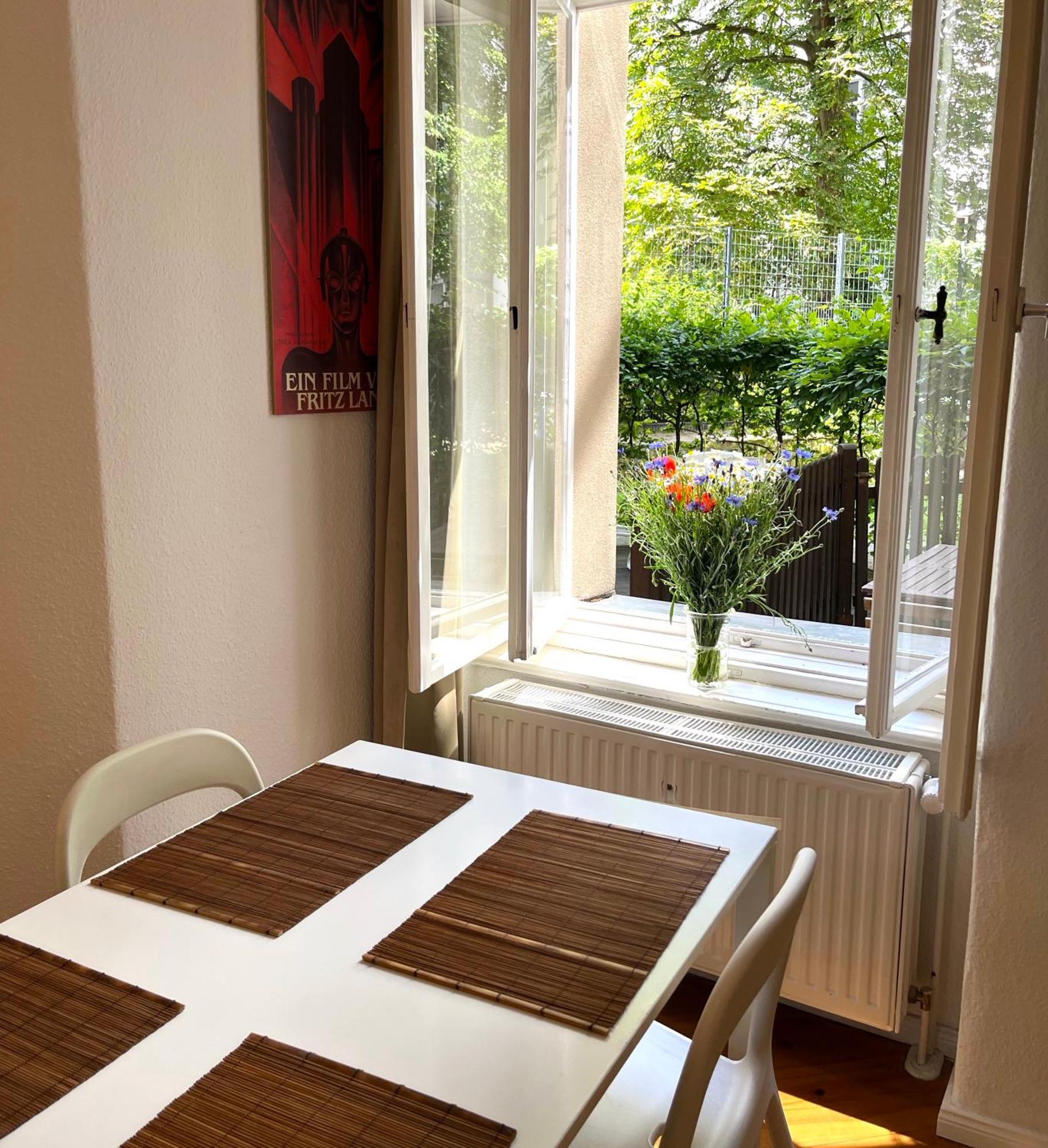 Mooeve Friedrichs Berlin