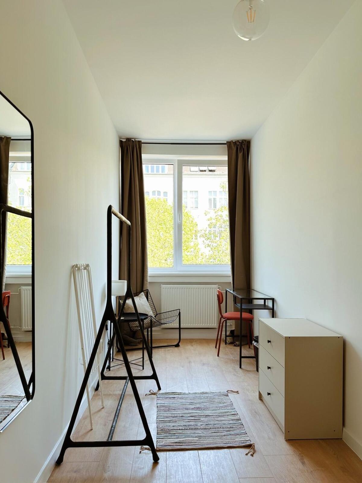 Helles Elegantes Zimmer In Berlin-schoeneberg 5 Apartment