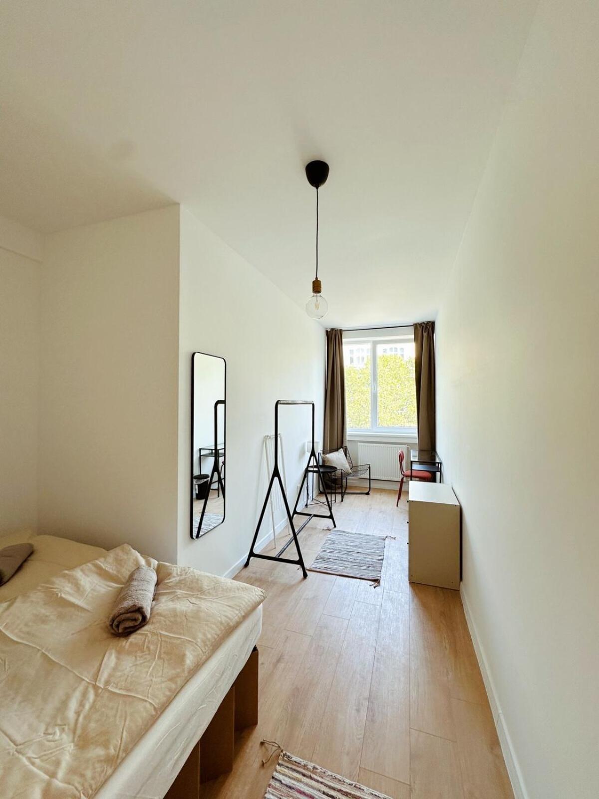 Helles Elegantes Zimmer In Berlin-schoeneberg 5 Apartment *