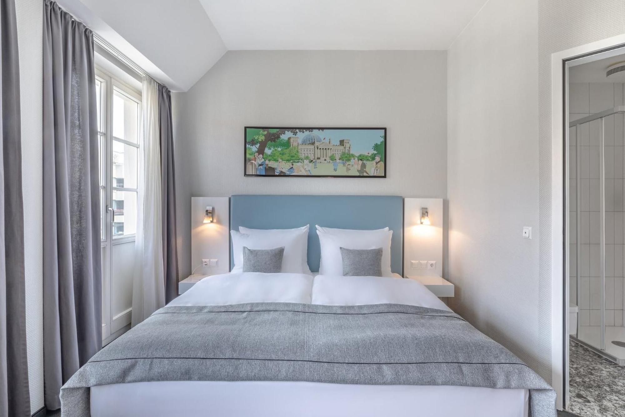 Garner - Checkpoint Charlie By Ihg Hotel 4*