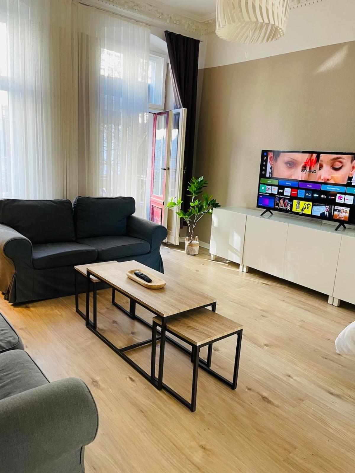 Urban Living Im Kiez Von Neukoelln 3zi 100qm Apartment Berlin