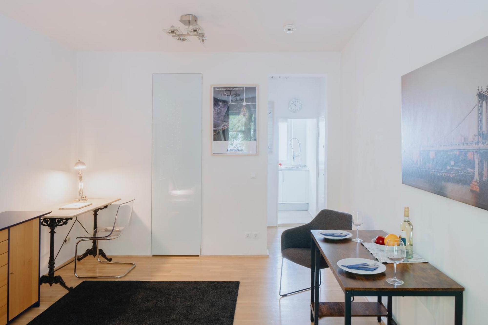 Apartment Lovely With Balcony - Cozy , Near Kadewe & Kurfuerstendamm