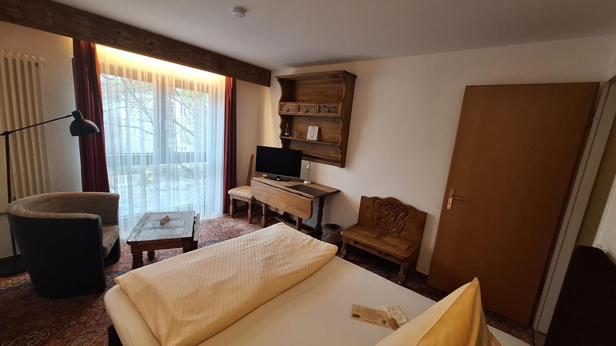 Solitaire Hotel 3*