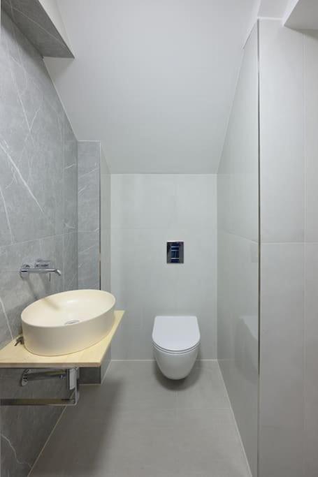 Lejlighed Huge Designer In Mitte 120 Sqm