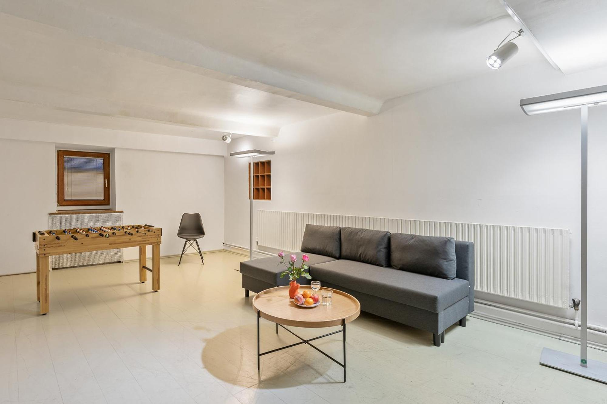 Apartment 33 O, 4 And Whirlpool