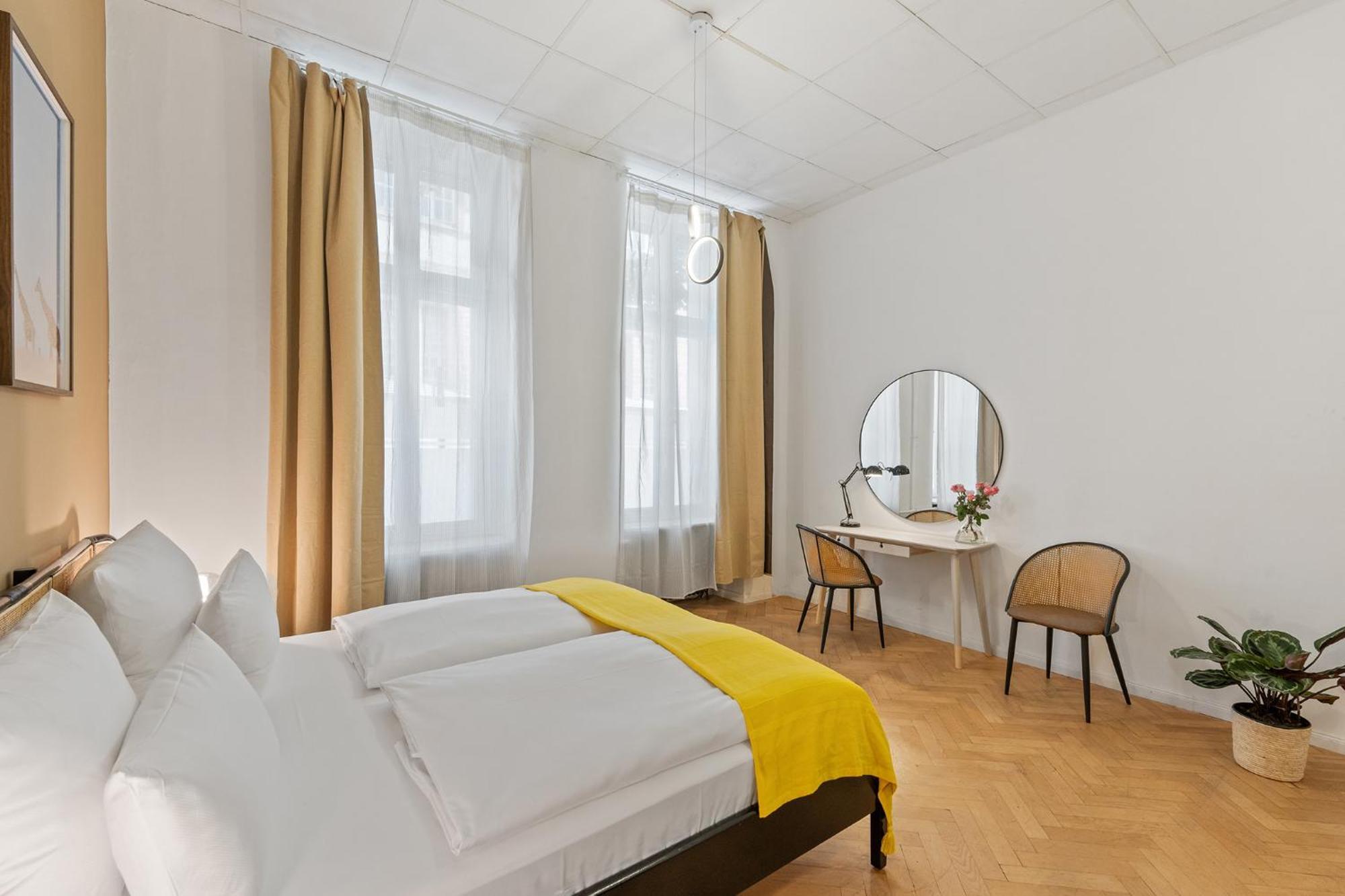33 O, 4 And Whirlpool Apartment *