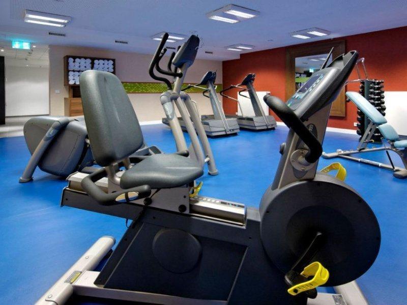 Hotel Hampton By Hilton West 3*