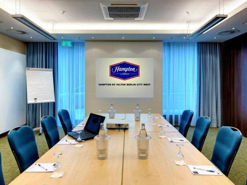 Hampton By Hilton West